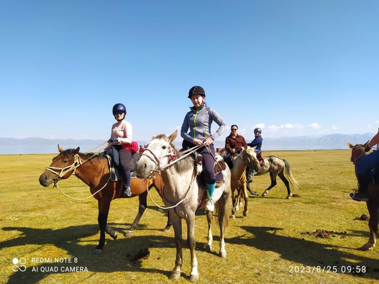 Zalkar Yurt Camp Hotel Song-Kul Kültér fotó