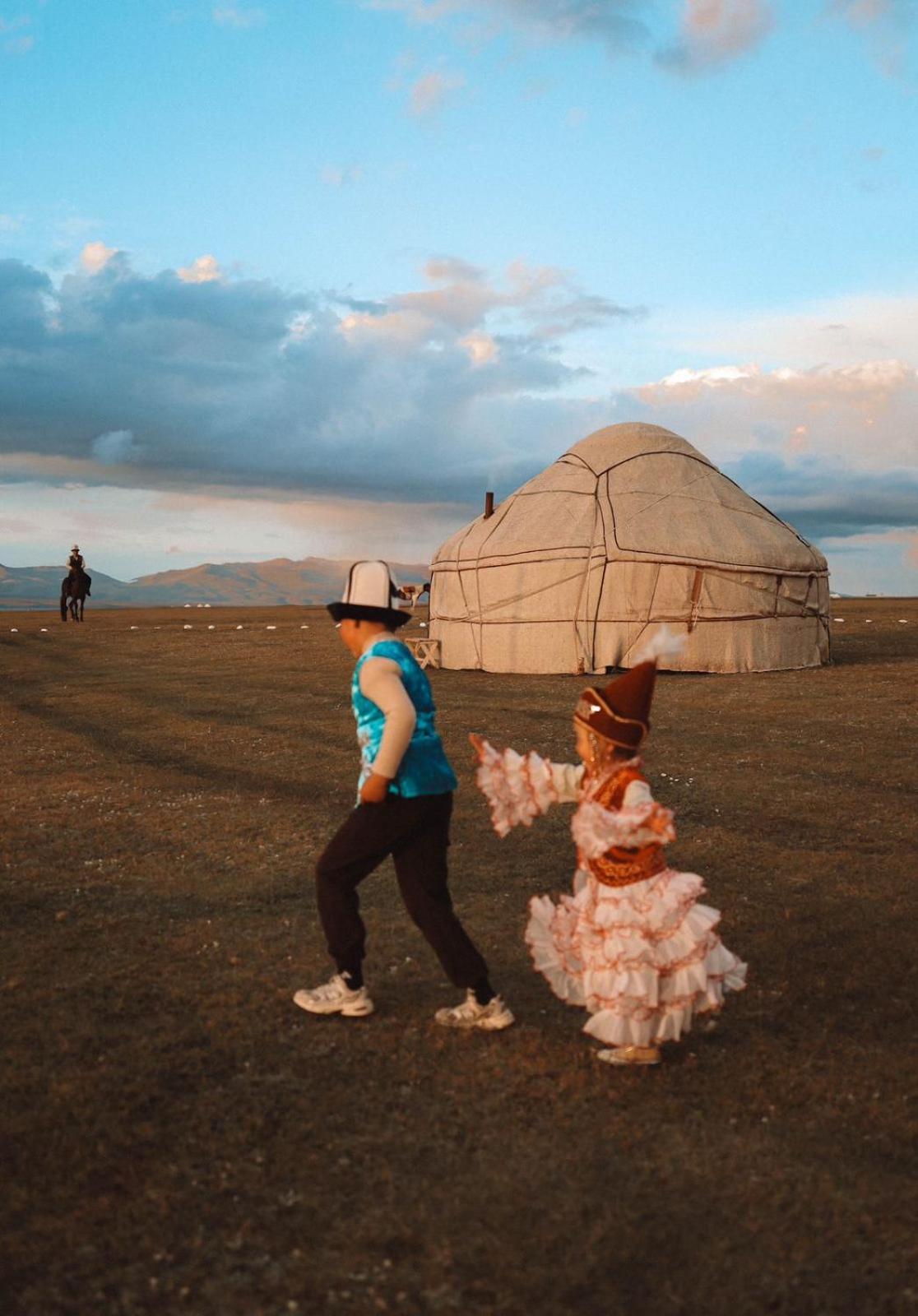 Zalkar Yurt Camp Hotel Song-Kul Kültér fotó
